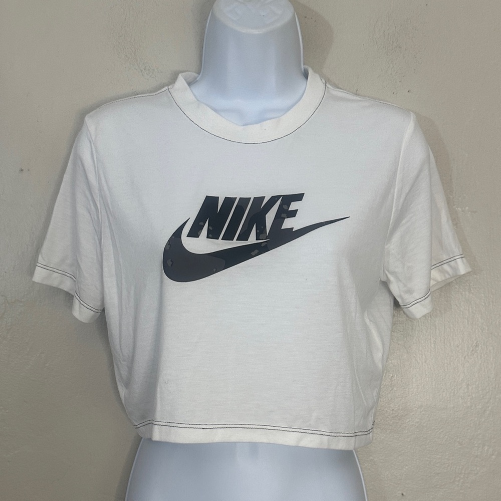 Nike Women's White Short Sleeve Tee